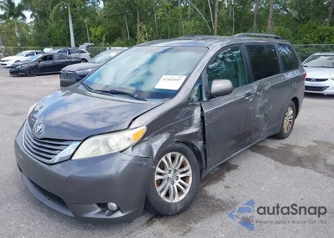 2015 Toyota Sienna Xle 8 Passenger из США, поврежденный, VIN 5TDYK3DC3FS556859
